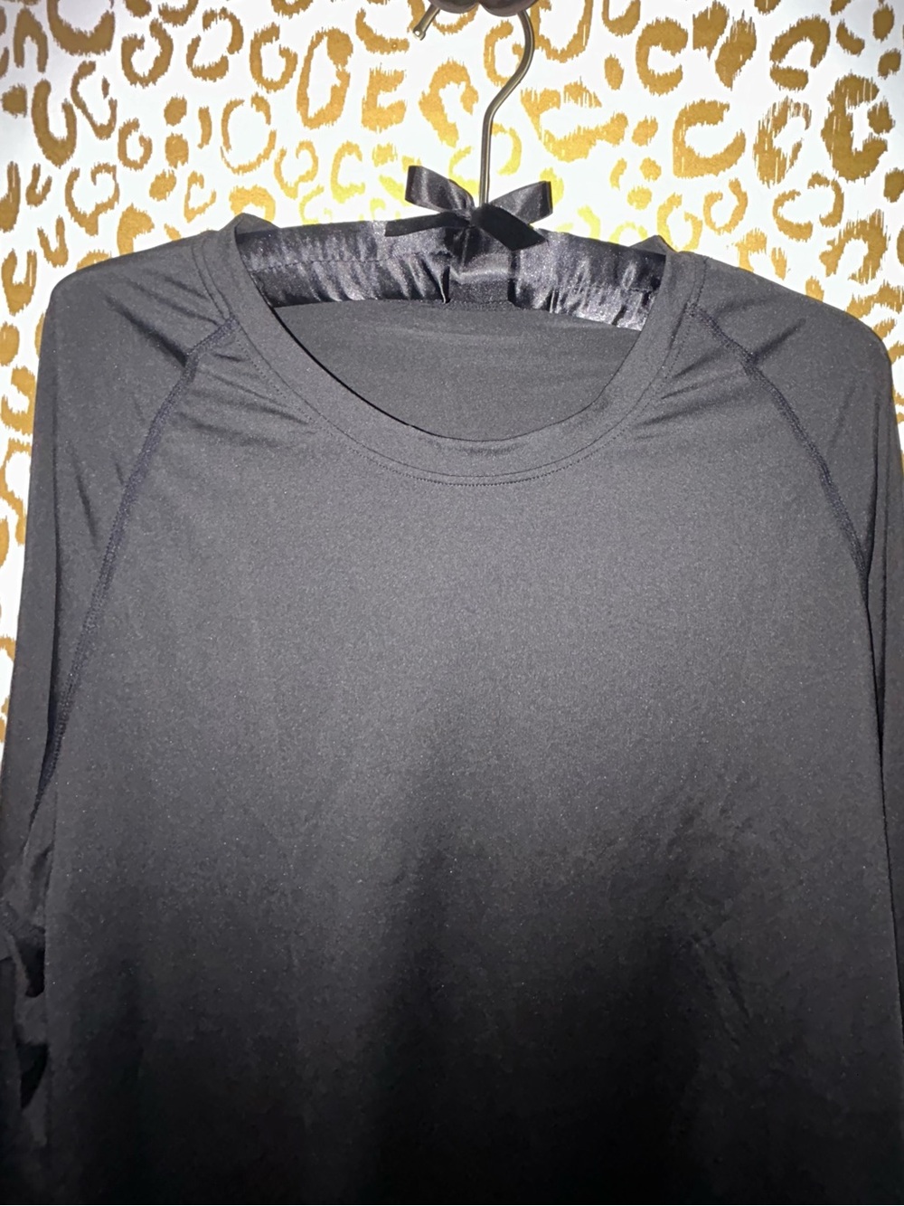 Black Women's Long Sleeve Crew Neck Top - Unbranded